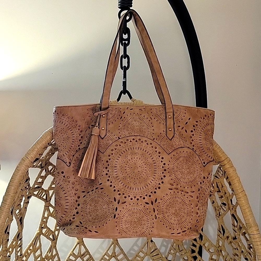 Large brown leather tote.